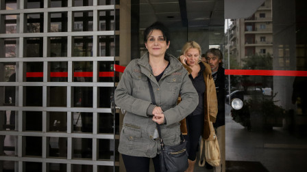 «Καταστράφηκε η ζωή μου»: Τι λέει η καθαρίστρια με το πλαστό απολυτήριο για την υπόθεση Λαζαρίδη