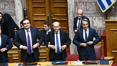 To «τετράγωνο» του Μαξίμου: Πώς «κλείδωσε» το πακέτο επιβράβευσης των συνεπών
