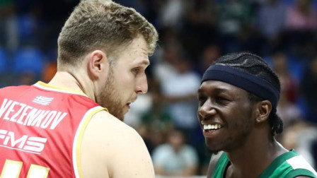 Σπόντες Ναν για Βεζένκοφ: «Παίρνει βοήθεια απ' τους "πορτοκαλί"...»