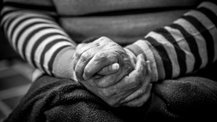 Ένοχη η ιδιοκτήτρια του παράνομου γηροκομείου στους Αμπελόκηπους - Καταδικάστηκε σε 18 μήνες φυλακή