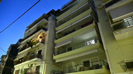 Καλλίπολη: Θρίλερ με την πτώση 24χρονης από μπαλκόνι - «Ήμουν στο μπάνιο» λέει ο σύντροφος της