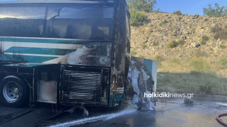 Χαλκιδική: Λαχτάρα για 15 επιβάτες λεωφορείου των ΚΤΕΛ που άρπαξε φωτιά