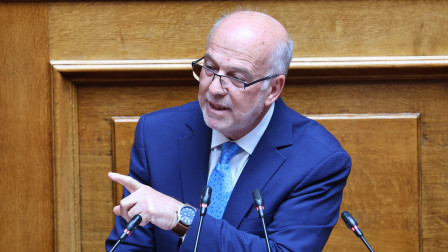 Φλωρίδης σε Ανδρουλάκη: «Όποιος απέχει, θα βλέπει τη βελόνα να κουνιέται αλλά προς τα κάτω»