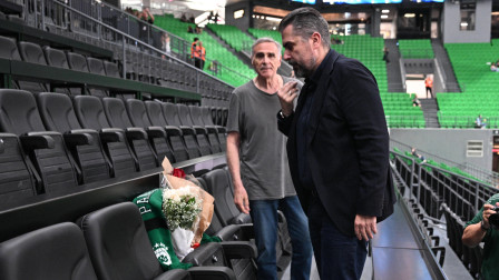 Ολυμπιακός: Τίμησε τον Παύλο Γιαννακόπουλο πριν το τζάμπολ του τέταρτου τελικού