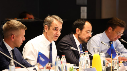 Μητσοτάκης από Βρυξέλλες: Να περάσει άμεσα στην αντλία η μείωση των τιμών του πετρελαίου