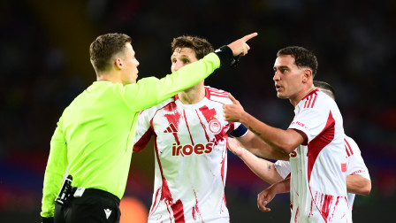 Η UEFA δικαίωσε τον Ολυμπιακό για την κόκκινη στον Έσε