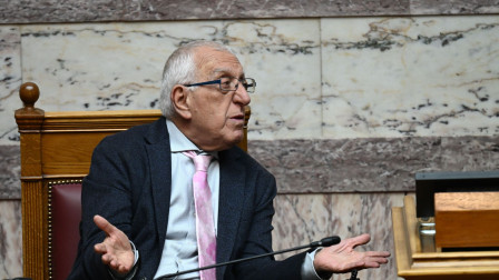 Ο Κακλαμάνης σε ρόλο «εκλογικού λαγού»