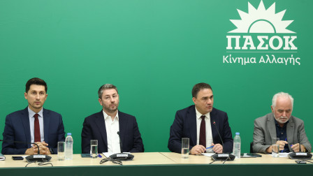 Ανδρουλάκης: «Εμείς κοστολογούμε, η ΝΔ κοροϊδεύει» - Τα 17 μέτρα του ΠΑΣΟΚ για τους συνταξιούχους