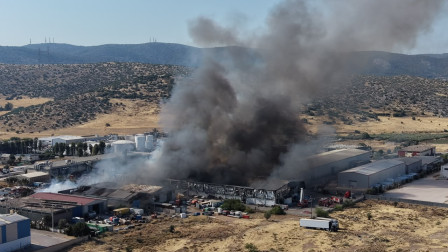 Ασπρόπυργος: Δύο συλλήψεις για τη μεγάλη φωτιά και την έκρηξη στο εργοστάσιο