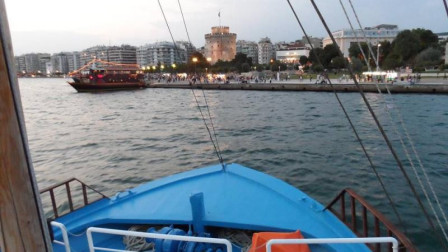Θεσσαλονίκη: Γιατί μείναμε με ένα καραβάκι στο Θερμαϊκό – Πόσο κοστίζουν τα εισιτήρια