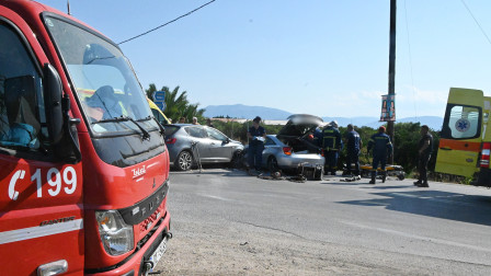 Τροχαίο στην Χαλκιδική: 20χρονος οδηγός «καρφώθηκε» πάνω σε όχημα της Πυροσβεστικής