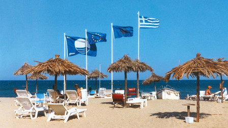 Οι λόγοι που 9 παραλίες σε Χίο και Πάρο έχασαν τη «Γαλάζια Σημαία» - Τι έδειξαν οι έλεγχοι