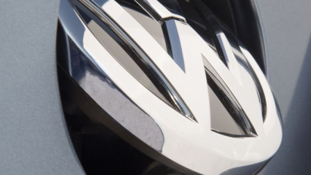Οι εργαζόμενοι της Volkswagen αποδοκίμασαν τον διευθύνοντα σύμβουλο Όλιβερ Μπλουμ