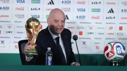 H UEFA απειλεί με μποϊκοτάζ τις διοργανώσεις της FIFA έαν προχωρήσουν τα εμπορικά σχέδια Ινφαντίνο