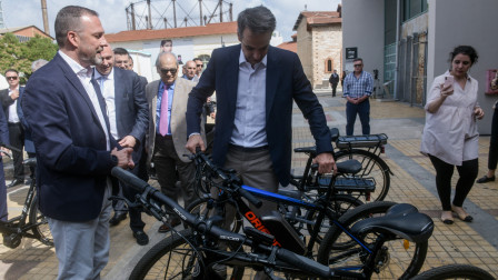 Ατύχημα για τον Κυριάκο Μητσοτάκη ενώ έκανε ποδήλατο – Προληπτικά στο νοσοκομείο