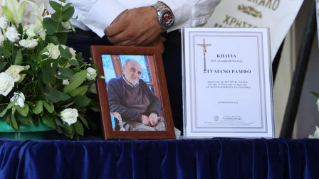 Στέλιος Ράμφος: «Ήθελε να καλυφθεί με τη χάρη του Θεού» – Ιερέας μιλά για τις τελευταίες στιγμές του