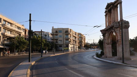 Δεκαπενταύγουστος: «Άδειασε» η Αθήνα - Κορυφώνεται η έξοδος από τα λιμάνια - Πώς κινούνται τα Μέσα
