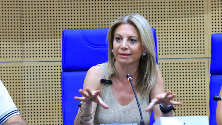 Καρυστιανού για άτομο που αποχώρησε από το κόμμα - «Καλούσε κόσμο σε συγκεντρώσεις έναντι χρημάτων»