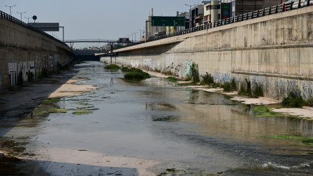 SOS για Κηφισό: 104.000 κάτοικοι αναπνέουν αερολύματα λυμάτων από την ανοιχτή κοίτη