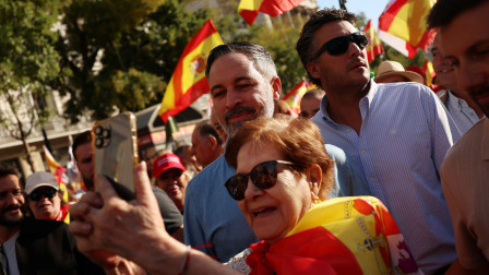 Διπλασιάζει το ποσοστό η ακροδεξιά και μπαίνει στην κυβέρνηση δείχνουν οι δημοσκοπήσεις στην Ισπανία