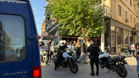 Νέο βίντεο από την έκρηξη στον Κολωνό: Οι δραματικές στιγμές στην είσοδο της πολυκατοικίας
