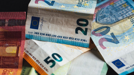 Ξεκινούν οι πληρωμές e-ΕΦΚΑ και ΔΥΠΑ: Αναλυτικό χρονοδιάγραμμα έως την Παρασκευή