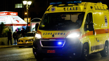 Κηφισιά: Βίντεο από τροχαίο με ανατροπή αυτοκινήτου - Δύο οι εγκλωβισμένοι