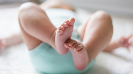 Στον εισαγγελέα η μητέρα του 3χρονου παιδιού που πέθανε από υποσιτισμό στην Αλεξανδρούπολη