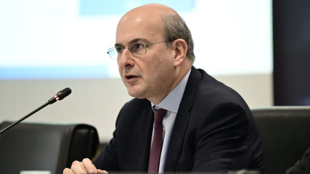 Κωστής Χατζηδάκης: «Μην το παίζουμε "Μαρίες Αντουανέτες" – Υπάρχει κόσμος που πιέζεται»