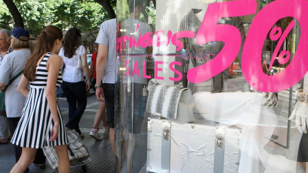 Αντίστροφη μέτρηση για τις θερινές εκπτώσεις 2026 - Πώς να αναγνωρίσετε τις πραγματικές προσφορές