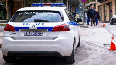 Αίγιο: Πήγαν να αγοράσουν αυτοκίνητο και κατέληξαν αντιμέτωποι με ένοπλο – Καταγγελία για απάτη