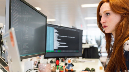 Δημόσιοι υπάλληλοι: Μπόνους έως 2.000 ευρώ - Ποιοι θα το πάρουν, πότε και με ποια κριτήρια