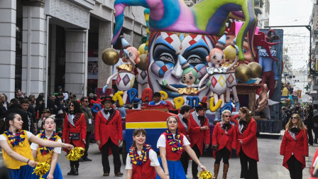 Καρναβάλι με... μπλόκο: Η ΑΑΔΕ φορά στολή και ξεκινά σαφάρι για τη φοροδιαφυγή