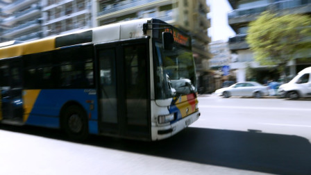 Θεσσαλονίκη: Οικοδόμος επιτέθηκε με βαριοπούλα σε υπάλληλο του ΟΑΣΘ - Υπό κράτηση ο 60χρονος
