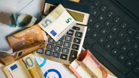 Δημόσιο: Πλατφόρμα «Συνέπεια» για να τρέξουν οι αποπληρωμές χρεών σε ιδιώτες