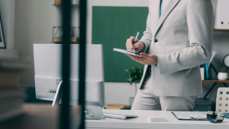 Επιχειρήσεις και επαγγελματίες απολαμβάνουν αύξηση χρηματοδότησης μετά την άνοδο των καταθέσεων