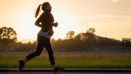 Απώλεια βάρους χωρίς εξάντληση: Πώς το περπάτημα μπορεί πραγματικά να σας αδυνατίσει