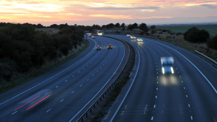Όριο ταχύτητας 30 χλμ την ώρα: Όταν ο νόμος σε σταματά και η υποδομή σε εκδικείται