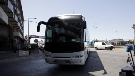 Ήρωας οδηγός ΚΤΕΛ: Έσβησε φωτιά σε αυτοκίνητο και έσωσε οικογένεια με δύο παιδιά