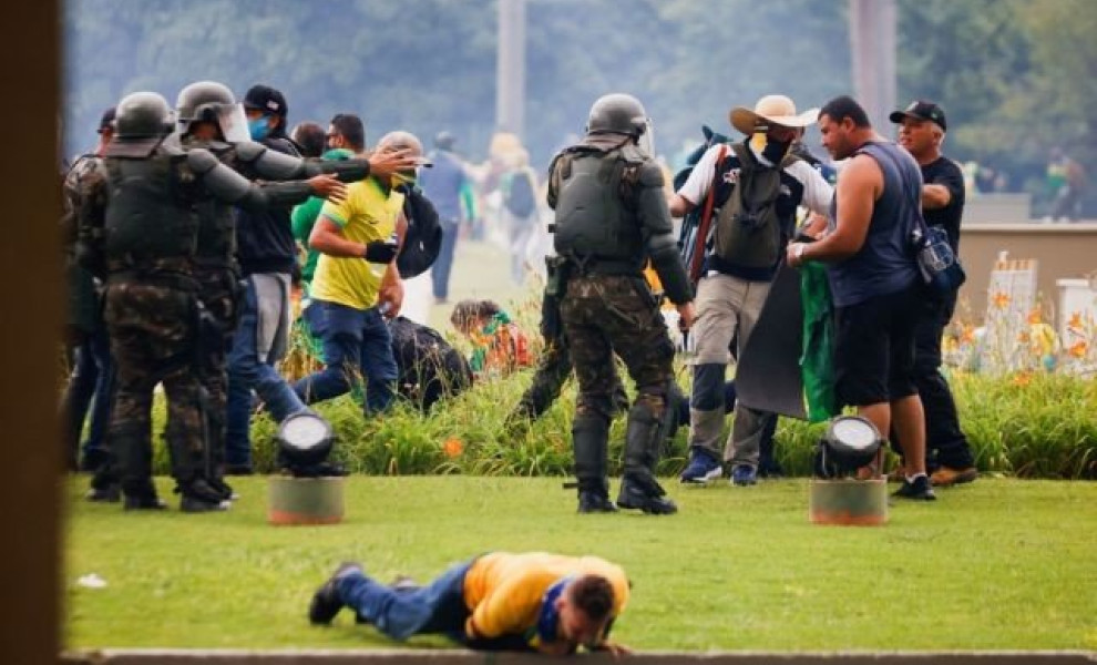 Supporters of Brazil's former President Jair Bolsonaro demonstrate against President Luiz Inacio Lula da Silva, outside Brazil’s National Congress in Brasilia, Brazil, January 8, 2023. REUTERS/Adriano Machado