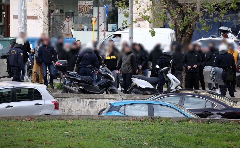 ***** ΠΡΟΣΟΧΗ - ΣΗΜΕΙΩΣΗ ΓΙΑ ΤΟΝ ΑΡΧΙΣΥΝΤΑΚΤΗ ****
** Η φωτογραφία έχει ληφθεί χωρίς τη ρητή άδεια των εικονιζόμενων. Η δημοσίευση των χαρακτηριστικών τους γίνεται αποκλειστικά με ευθύνη του χρήστη ** ***** ΠΡΟΣΟΧΗ - ΣΗΜΕΙΩΣΗ ΓΙΑ ΤΟΝ ΑΡΧΙΣΥΝΤΑΚΤΗ ****
** Η φωτογραφία έχει ληφθεί χωρίς τη ρητή άδεια των εικονιζόμενων. Η δημοσίευση των χαρακτηριστικών τους γίνεται αποκλειστικά με ευθύνη του χρήστη **