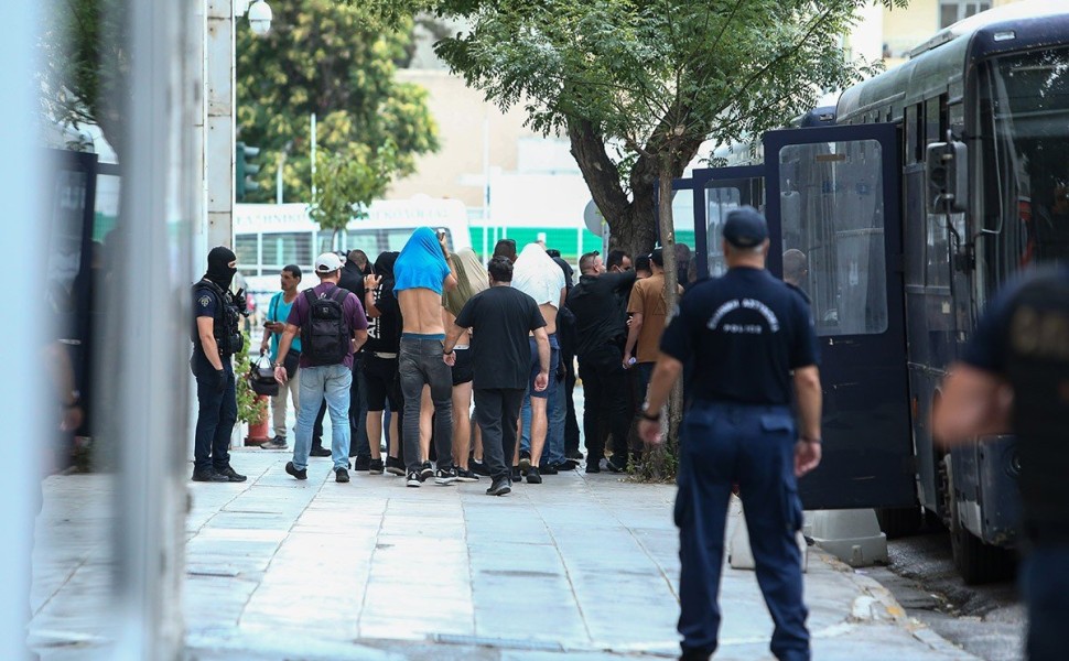 ***** ΠΡΟΣΟΧΗ - ΣΗΜΕΙΩΣΗ ΓΙΑ ΤΟΝ ΑΡΧΙΣΥΝΤΑΚΤΗ ****
** Η φωτογραφία έχει ληφθεί χωρίς τη ρητή άδεια των εικονιζόμενων. Η δημοσίευση των χαρακτηριστικών τους γίνεται αποκλειστικά με ευθύνη του χρήστη ** ***** ΠΡΟΣΟΧΗ - ΣΗΜΕΙΩΣΗ ΓΙΑ ΤΟΝ ΑΡΧΙΣΥΝΤΑΚΤΗ ****
** Η φωτογραφία έχει ληφθεί χωρίς τη ρητή άδεια των εικονιζόμενων. Η δημοσίευση των χαρακτηριστικών τους γίνεται αποκλειστικά με ευθύνη του χρήστη **