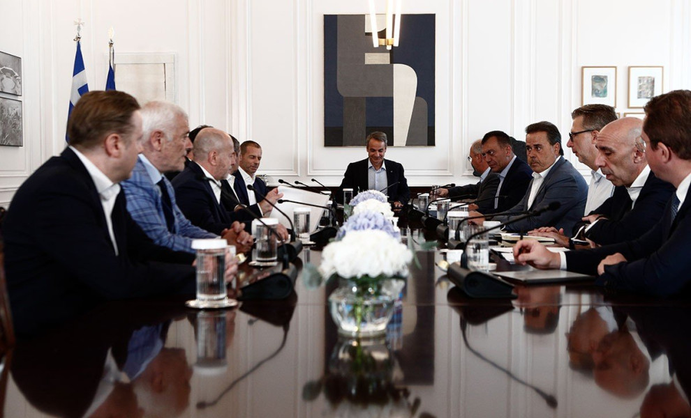 Συνάντηση του Πρωθυπουργού Κυριάκου Μητσοτάκη με τον Πρόεδρο της UEFA, Aleksander Ceferin στο Μέγαρο Μαξίμου, Τετάρτη 16 Αυγούστου 2023. 
(ΣΩΤΗΡΗΣ ΔΗΜΗΤΡΟΠΟΥΛΟΣ/EUROKINISSI)
