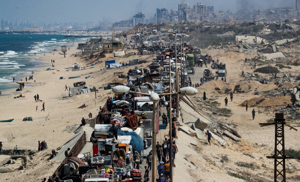 Καραβάνια εκτοπισμένων Παλαιστινίων από τη Γάζα / Reuters