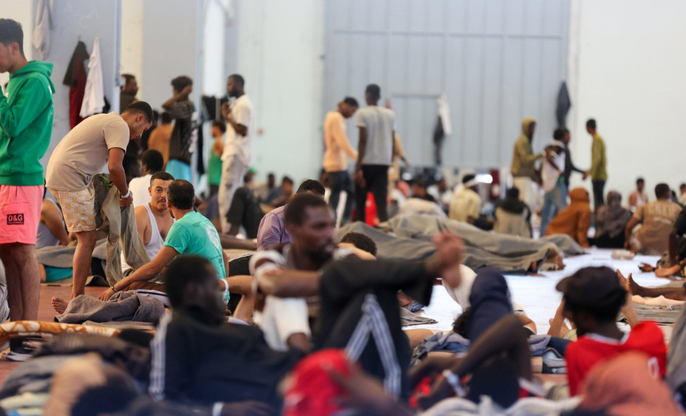 Μετανάστες στο εκθεσιακό κέντρο Αγυιάς Χανίων/INTIME