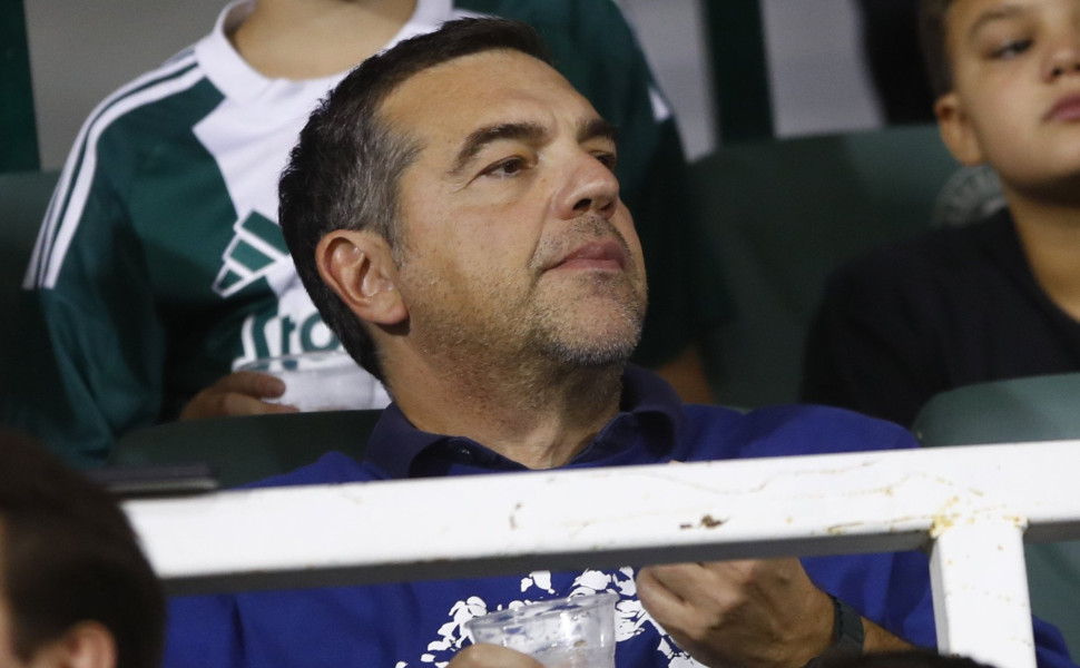 Ο Αλέξης Τσίπρας στις κερκίδες του «Απόστολος Νικολαϊδης» στο κυριακάτικο ντέρμπι Παναθηναϊκός - Ολυμπιακός / Eurokinissi