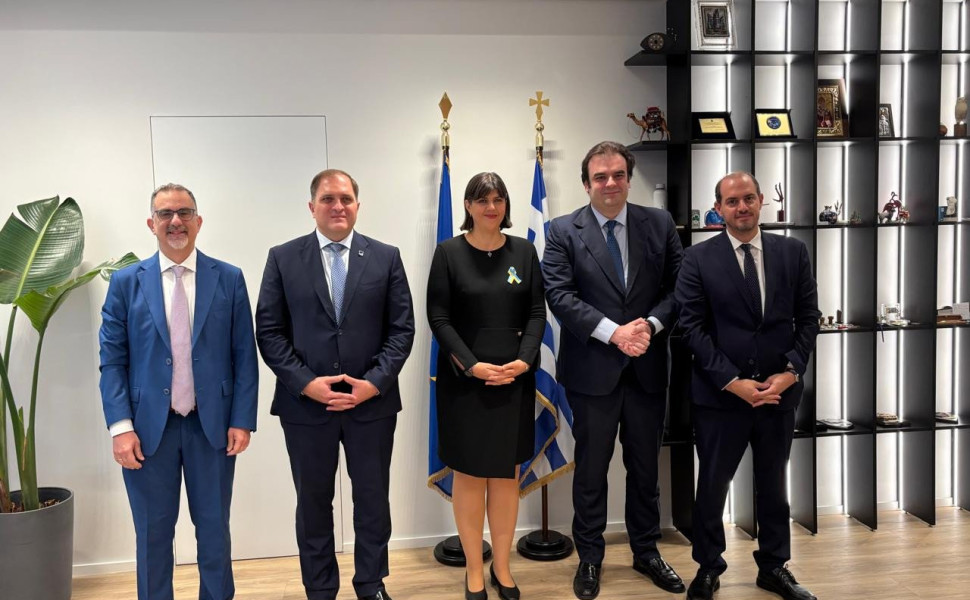 Ο Υπουργός και ο Διοικητής της ΑΑΔΕ
παρουσίασαν στην Ευρωπαία Γενική Εισαγγελέα το ολοκληρωμένο πρόγραμμα
εκσυγχρονισμού και ενίσχυσης των ελληνικών τελωνείων/Φωτό Υπ.ΟΙΚ