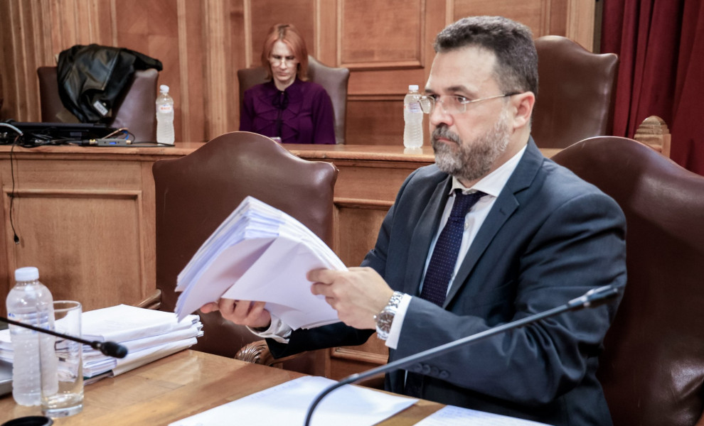 Ο ΓΙΩΡΓΟΣ ΣΤΡΑΤΑΚΟΣ ΚΑΤΑΘΕΤΕΙ ΣΤΗΝ ΕΞΕΤΑΣΤΙΚΗ ΕΠΙΤΡΟΠΗ ΓΙΑ ΤΟΝ ΟΠΕΚΕΠΕ (ΦΩΤΟ: ΓΙΩΡΓΟΣ ΚΟΝΤΑΡΙΝΗΣ/EUROKINISSI)