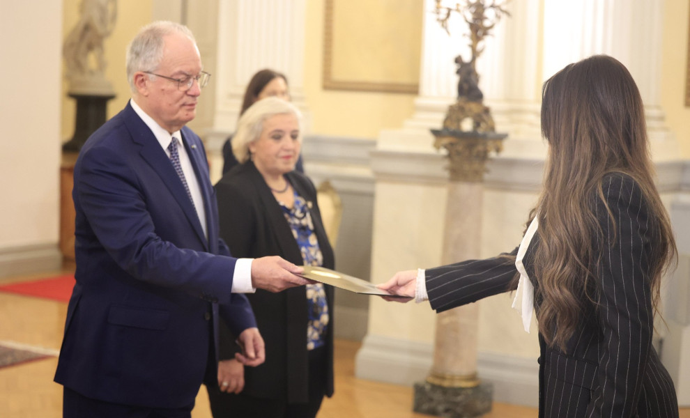 Η Κίμπερλι Γκίλφοϊλ, νέα Πρέσβης των ΗΠΑ στην Ελλάδα,  επιδίδει τα διαπιστευτήριά της στον Πρόεδρο της Δημοκρατίας, Κωνσταντίνο Τασούλα / Eurokinissi