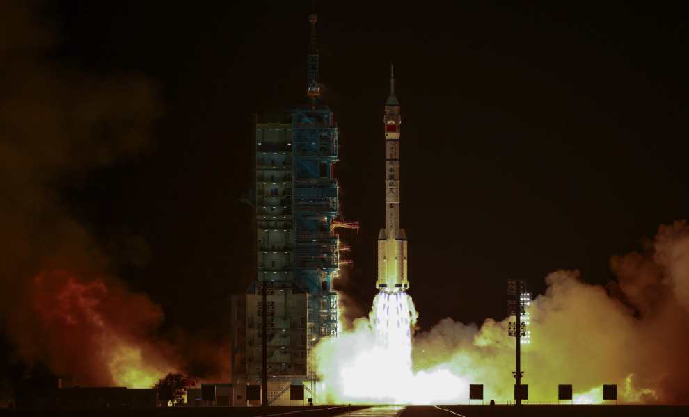 Εικόνα από την εκτόξευση του Shenzhou-21 (φωτο: ΑΠΕ-ΜΠΕ/EPA/WU HAO)